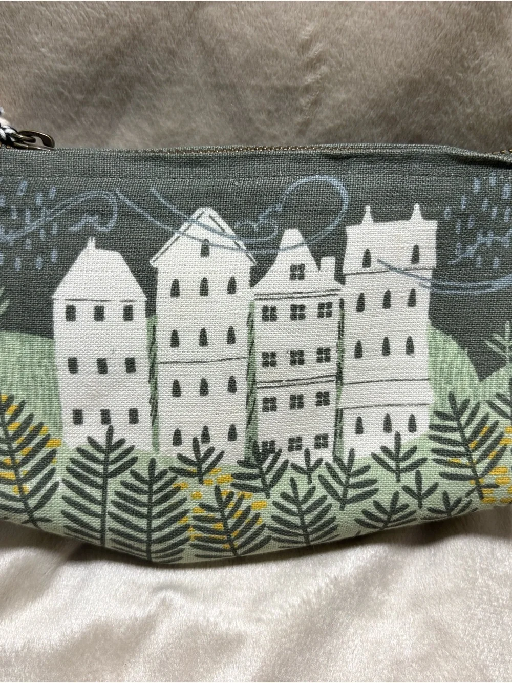 Danica Studio 100% Linen Village Print Cosmetic Bag NWT Zipper Pouch Gray Green